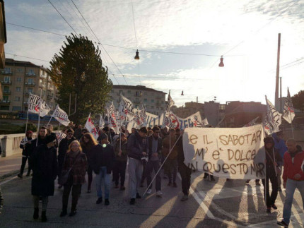Corteo Trivelle Zero/Marche ad Ancona - foto da Facebook