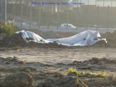 L'amianto "messo in sicurezza" a Senigallia. Foto di Francesco Sestito