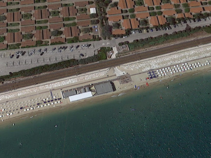 La costa adriatica davanti l'abitato di P.Potenza Picena