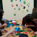 Attraverso l'artigianato, l'associazione Il Paese dei Mestieri riannoda i fili di un dialogo tra i "giovani di ieri" e i "giovani di oggi". Domenica speciale a Castellaro di Senigallia