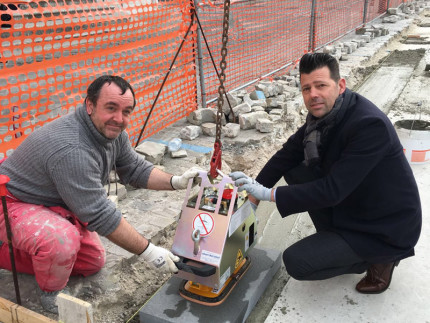 Lavori di pavimentazione di piazza Garibaldi a Senigallia