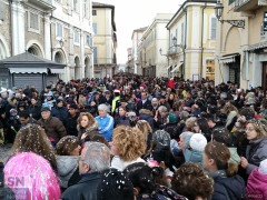 Grande partecipazione a Senigallia per il Carnevale 2016 lungo le vie del centro storico