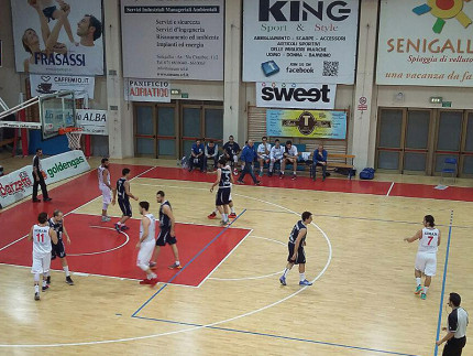Il match tra la Pallacanestro Senigallia e We're Basket Ortona