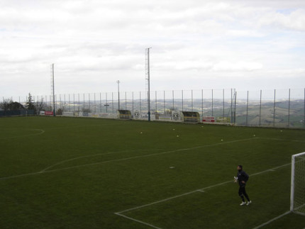 Il campo sportivo a Montecarotto
