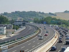 La complanare nord di Senigallia e l'autostrada A14 a tre corsie