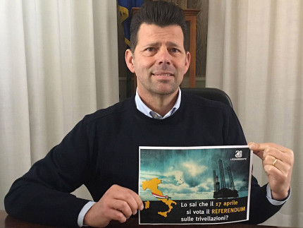 Maurizio Mangialardi a sostegno della campagna di Legambiente per il referendum del 17 aprile contro le trivellazioni in mare