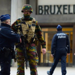 Esercito e polizia in giro per Bruxelles dopo i tragici attentati all'aeroporto e alla metropolitana