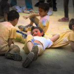 La Festa dei folli: alcuni "reduci" dalla Crazy color run. La foto vincitrice del 2015 è di Mauro Grilli