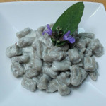 Gnocchi con patate viola al gorgonzola