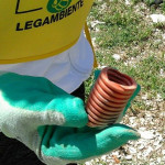 Raccolta dei rifiuti e indagine da parte di Legambiente e scuola Belardi a Marzocca di Senigallia