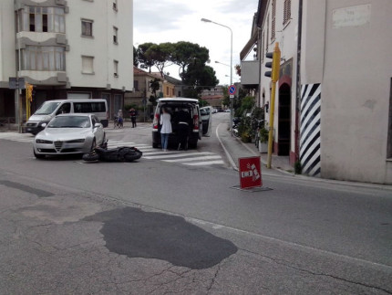Incidente auto-scooter in via Sanzio