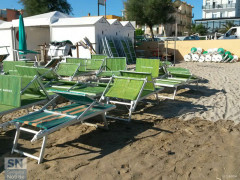 Lo stabilimento balneare bagni Gabriele sulla spiaggia del lungomare Da Vinci, a Senigallia, dopo la mareggiata del 16 giugno 2016