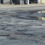 Strade a Trecastelli: via De' Nobili con buche