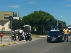 Carabinieri sul luogo dell'incidente avvenuto in via Podesti a Senigallia