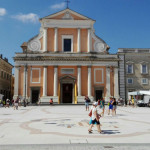 Il mercato cittadino nella nuova piazza Garibaldi a Senigallia