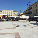 Il mercato cittadino nella nuova piazza Garibaldi a Senigallia
