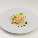 La rosetta di Andrea Rotatori: cialda di pasta phyllo, spuma di stracchino, catalana di verdure e petto di cappone marinato