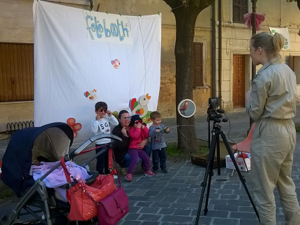 Festa in via Carducci a Senigallia per L'Allegra Brigata