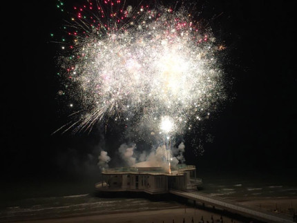 I fuochi d'artificio 2016 dalla Rotonda di Senigallia. Foto tratta da Facebook