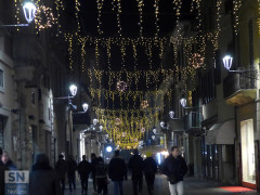 Le luminarie di natale 2016 che addobbano il centro storico di Senigallia