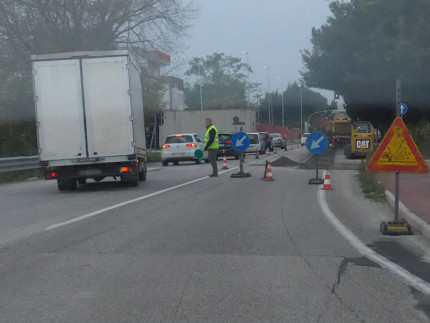 Il traffico sulla s.p. Arceviese a Senigallia per i lavori stradali in corso