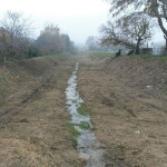 Il fosso della Giustizia a Senigallia, ripulito dalla folta vegetazione