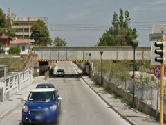 Il ponte ferroviario sopra via Dalmazia, meglio noto a Senigallia come "Ponterosso"