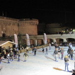 La pista di pattinaggio su ghiaccio allestita nel 2009 ai giardini Palazzesi sotto la Rocca roveresca di Senigallia