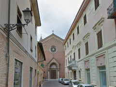 La chiesa dell'Immacolata tra via F.lli Bandiera e via Cavour a Senigallia