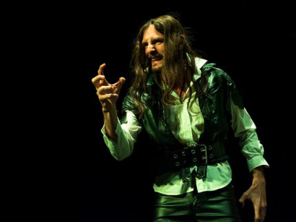 Cristian Strambolini nell'Otello di Shakespeare messo in scena dal Teatro Nuovo Melograno di Senigallia