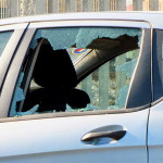 Furti nelle auto parcheggiate, automobili, ladri, furto, vetri rotti