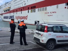 Traghetti bloccati al porto di Ancona
