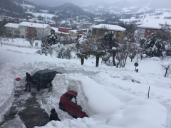L'emergenza neve nelle Marche: gli interventi di soccorso e di ripristino della viabilità nelle frazioni dell'ascolano e maceratese