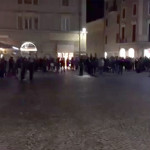 La manifestazione di protesta dell'Arvultùra contro la Lega Nord in piazza Roma a Senigallia, domenica 22 gennaio