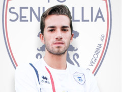 Alex Terrè con la maglia dell'FC Senigallia