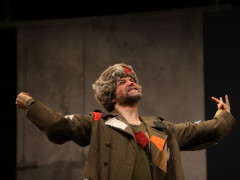 David Anzalone nelle vesti di Arlecchino