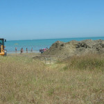 La pulizia della spiaggia di velluto di Senigallia durante la stagione stiva per una delle tante mareggiate