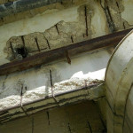 Lo stato di deterioramento di ponte II Giugno sul fiume Misa a Senigallia