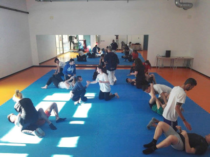 Lo stage di ju jitsu all'Ipsia Padovano di Senigallia con l'associazione Ludi e Victoria