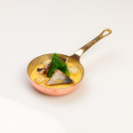 Polenta con erbe di campo, bocconcini di seppia e 'mugella' della Baia di Portonovo - ricetta di Simone Baleani