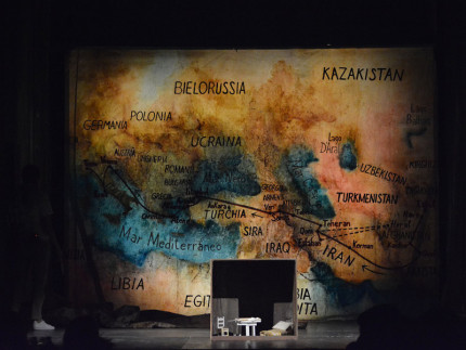 Lo spettacolo "Storia di Ena" rientra nel progetto Migrarti Land