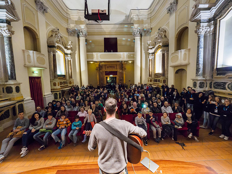 Lorenzo Baglioni a Fosforo, la festa della scienza. Foto di Marco Giugliarelli