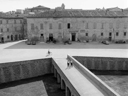 Vittorio Piergiovanni: piazza del Duca a Senigallia