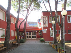 La scuola Leopardi in via Marche a Senigallia