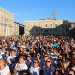 Il grande coro al CaterRaduno 2017 in piazza Garibaldi a Senigallia