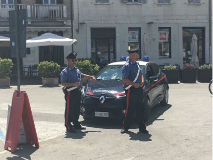 Carabinieri, controlli in via Manni