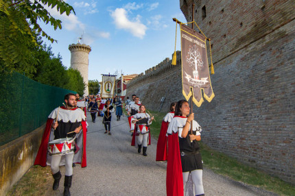 Il corteo storico alla Festa Castellana 2017 a Scapezzano di Senigallia
