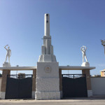 Restaurato il gruppo scultoreo situato all’ingresso dello stadio comunale Bianchelli di Senigallia. Foto di M.Mariselli