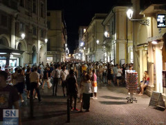La folla in centro storico a Senigallia per il Summer Jamboree 2017
