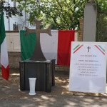 l'altare rimovibile a Ostra per ricordare le vittime fasciste della rappresaglia dei partigiani nel luglio 1944